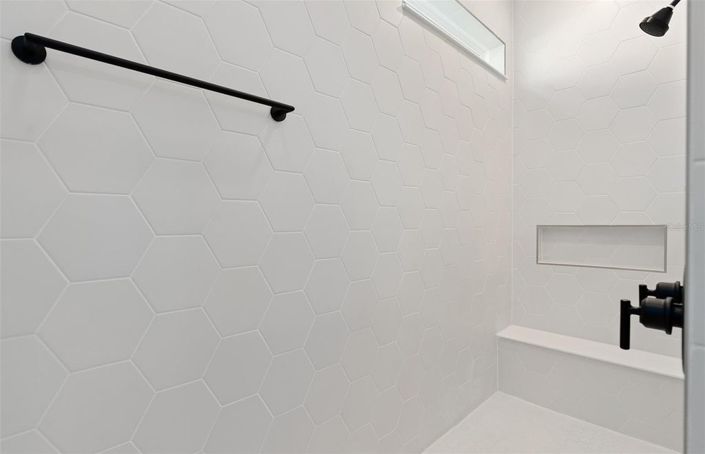 Image No.25-4 Bed House for sale