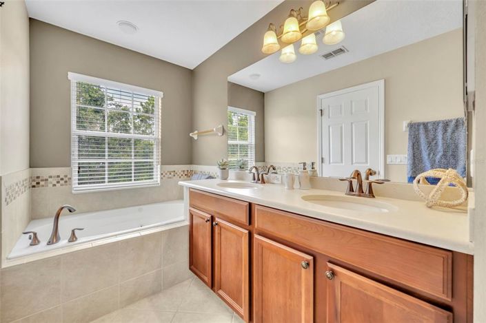 Image No.22-3 Bed Townhouse for sale