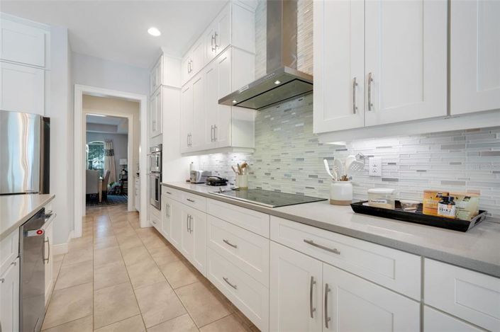 Image No.24-6 Bed House for sale