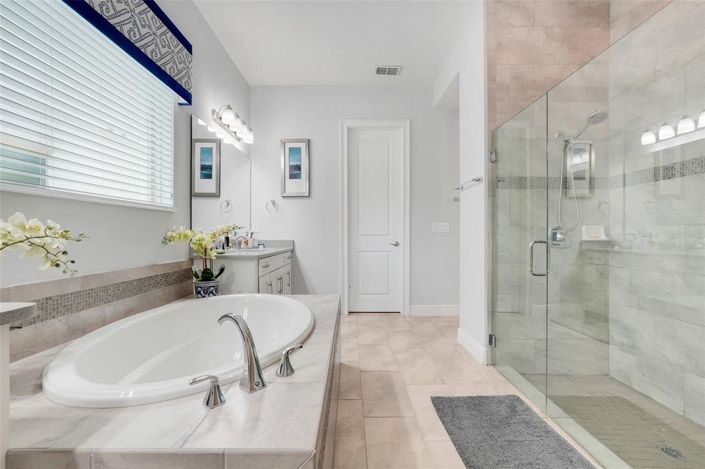 Image No.37-6 Bed House for sale