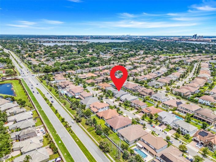 Image No.8-6 Bed House for sale