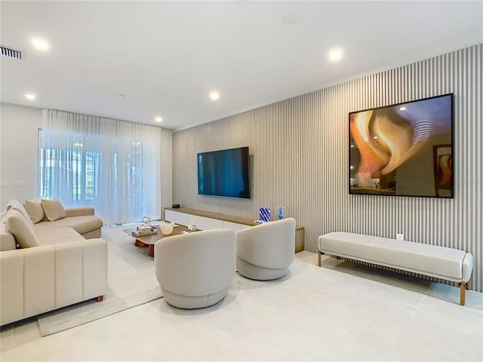 Image No.13-5 Bed House for sale