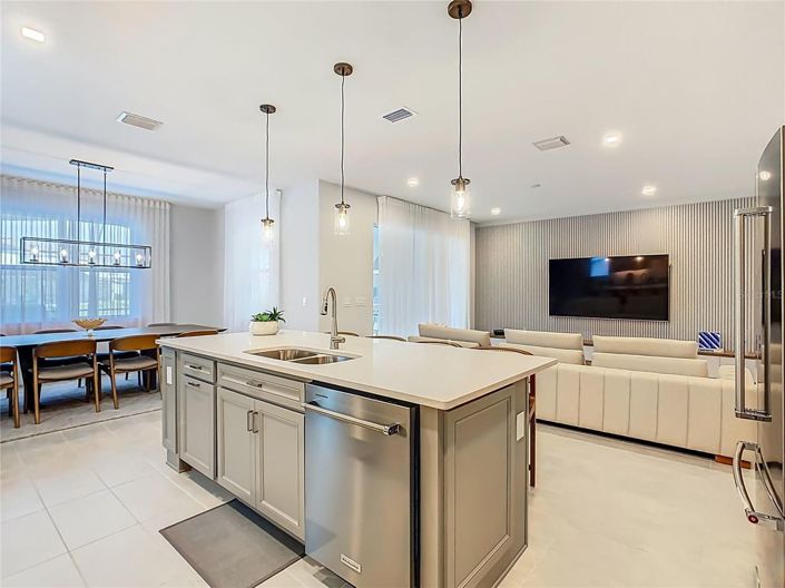 Image No.19-5 Bed House for sale