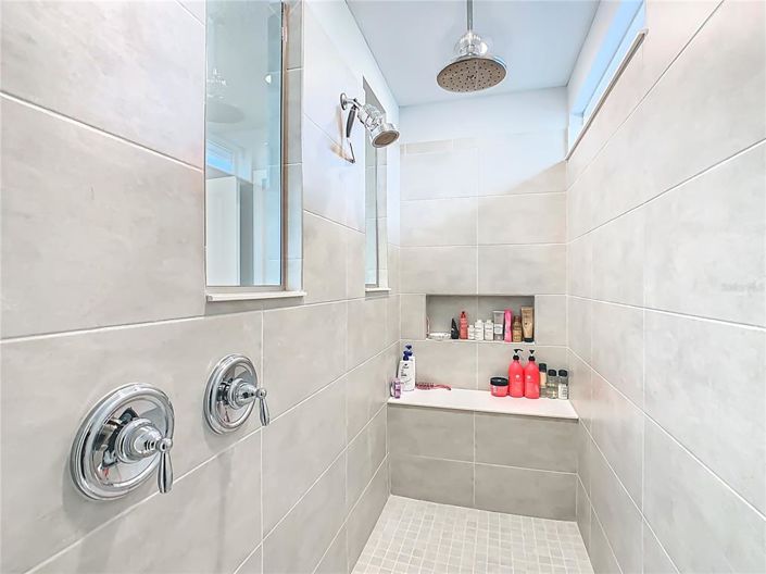 Image No.49-5 Bed House for sale