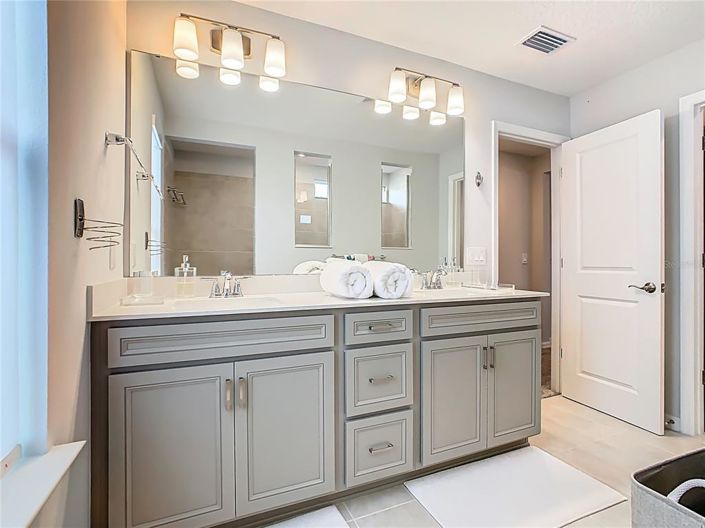 Image No.50-5 Bed House for sale