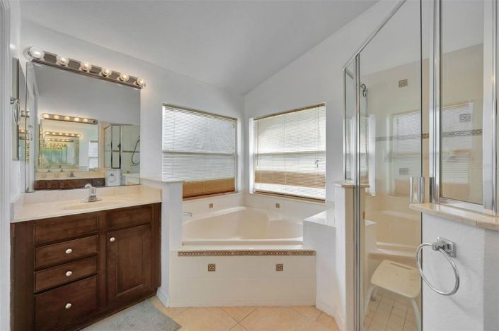 Image No.14-4 Bed House for sale