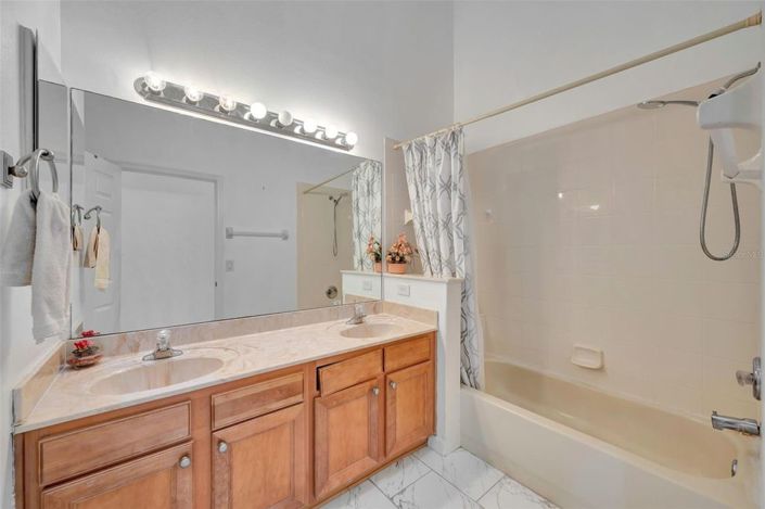 Image No.21-4 Bed House for sale