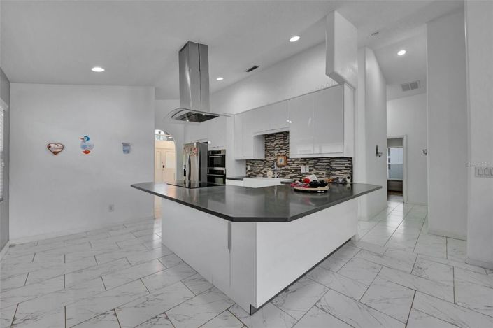 Image No.8-4 Bed House for sale