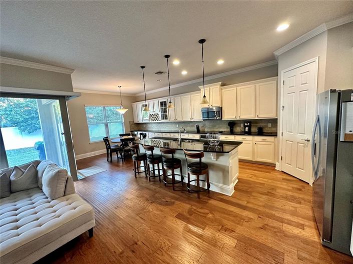 Image No.3-4 Bed House for sale