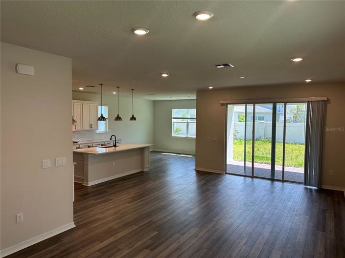 Image No.6-5 Bed House for sale