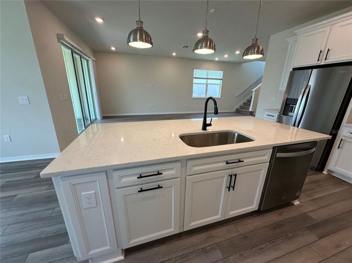 Image No.8-5 Bed House for sale