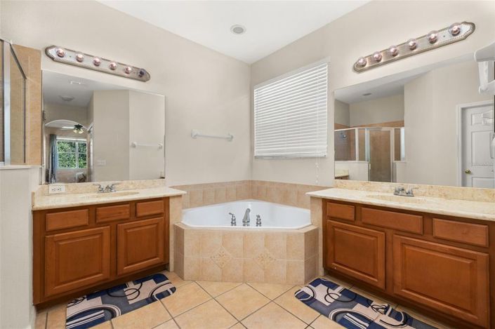 Image No.11-4 Bed House for sale