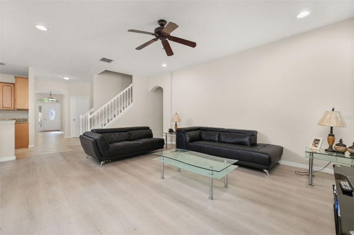 Image No.8-4 Bed House for sale