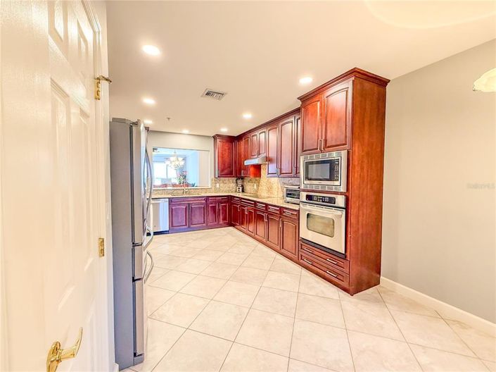 Image No.17-3 Bed Apartment for sale