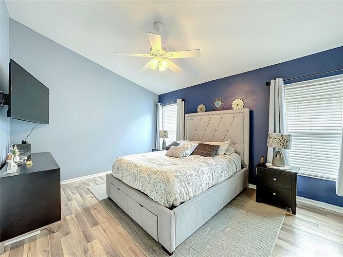 Image No.15-4 Bed House for sale