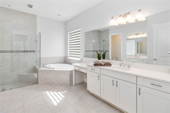 Image No.25-5 Bed House for sale