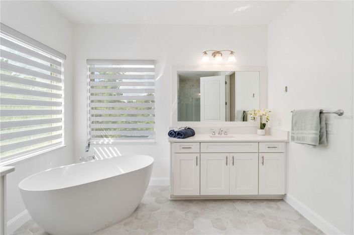 Image No.37-5 Bed House for sale