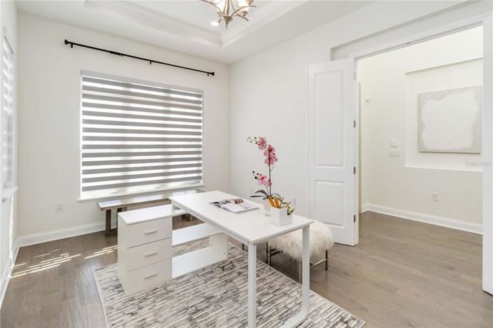 Image No.8-5 Bed House for sale