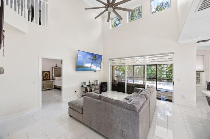 Image No.12-5 Bed House for sale