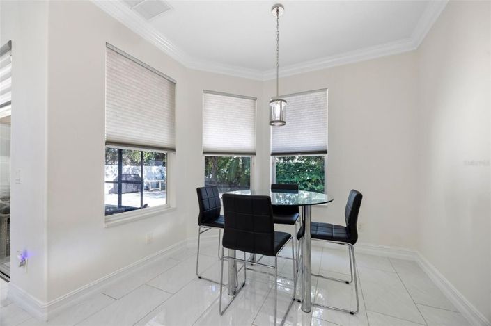 Image No.13-5 Bed House for sale