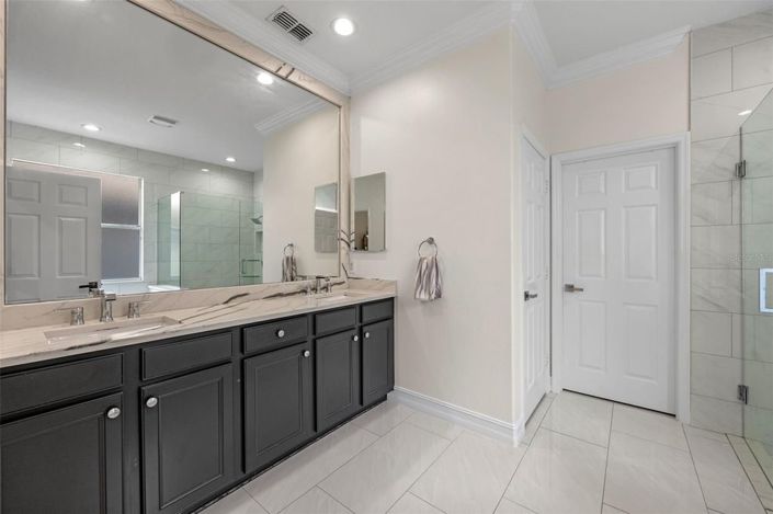 Image No.19-5 Bed House for sale