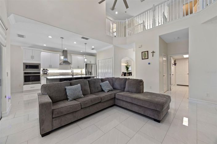 Image No.6-5 Bed House for sale