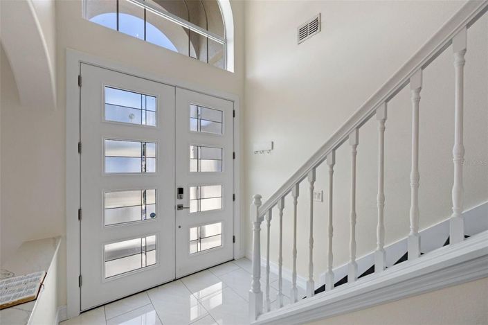 Image No.8-5 Bed House for sale