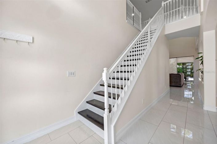 Image No.9-5 Bed House for sale