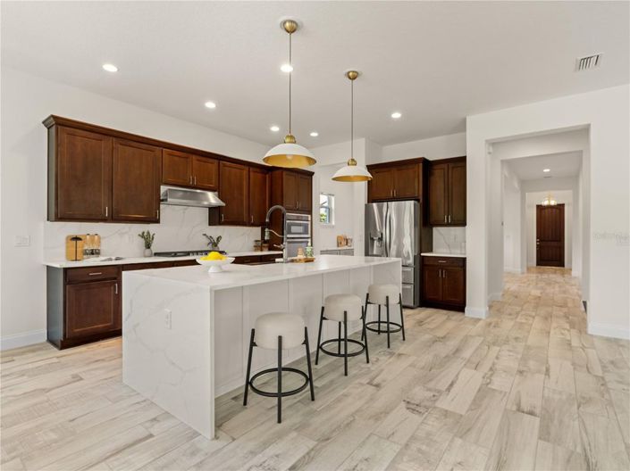 Image No.12-5 Bed House for sale