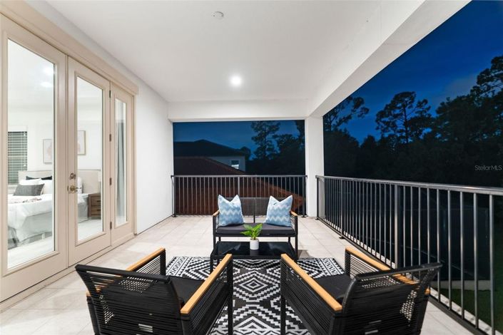 Image No.33-5 Bed House for sale