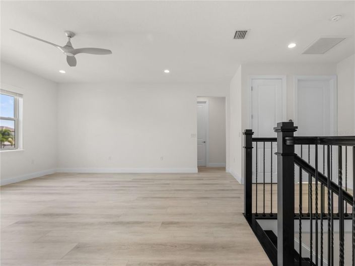 Image No.38-5 Bed House for sale