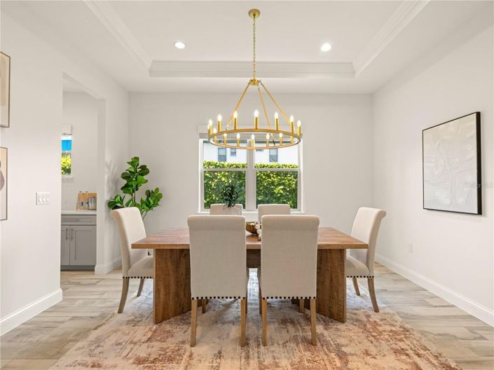 Image No.8-5 Bed House for sale