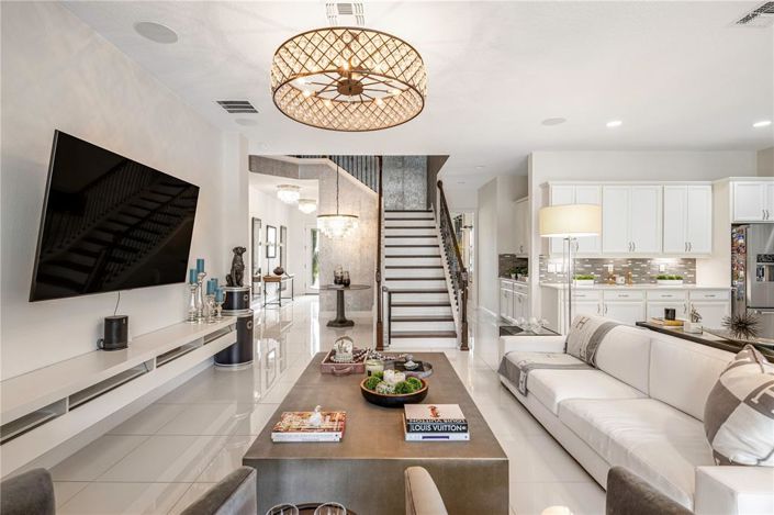 Image No.13-6 Bed House for sale