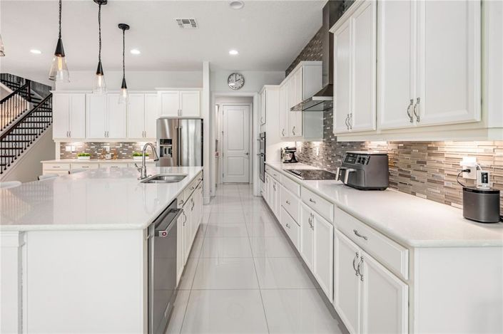 Image No.20-6 Bed House for sale