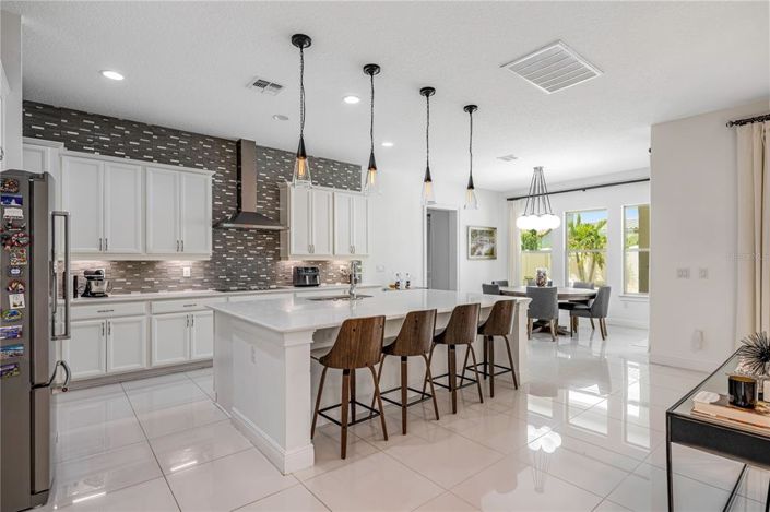 Image No.24-6 Bed House for sale