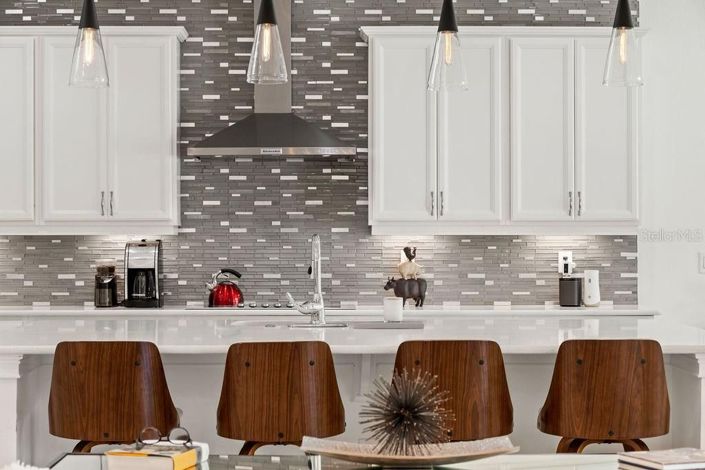 Image No.28-6 Bed House for sale