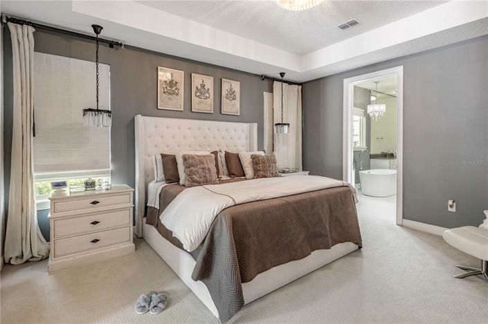 Image No.36-6 Bed House for sale