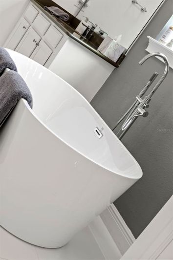 Image No.47-6 Bed House for sale