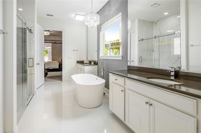 Image No.48-6 Bed House for sale