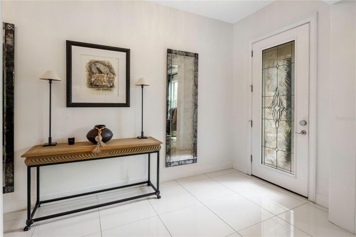 Image No.6-6 Bed House for sale