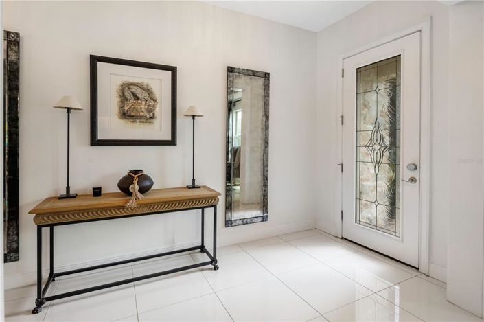 Image No.5-6 Bed House for sale