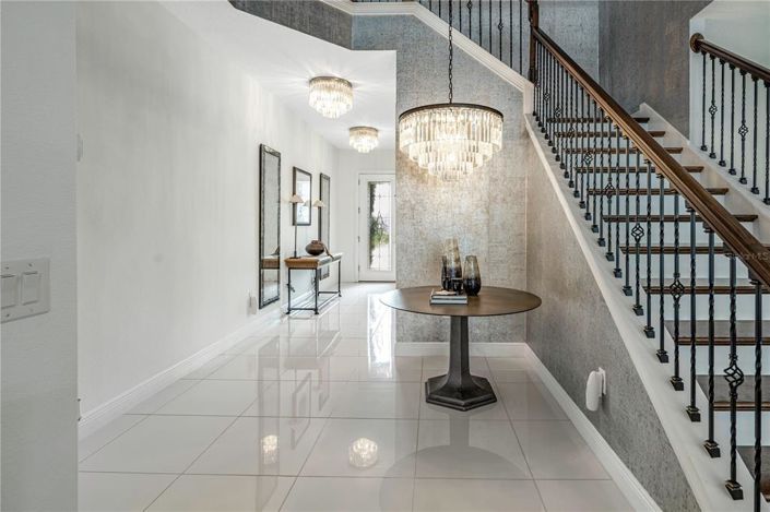 Image No.8-6 Bed House for sale