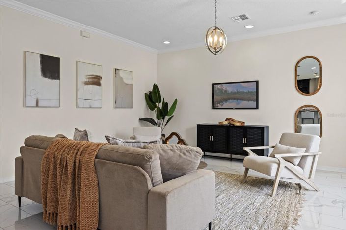 Image No.24-5 Bed House for sale