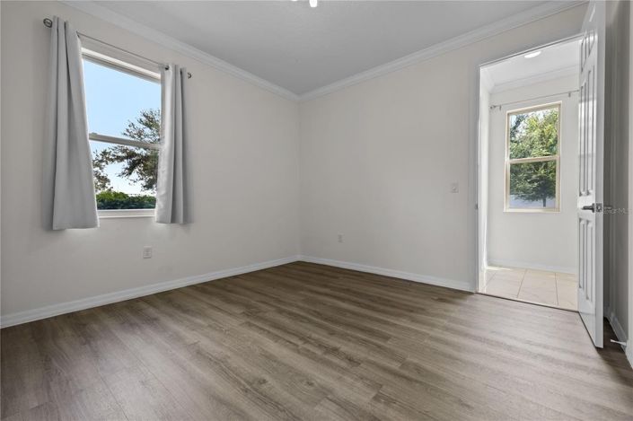 Image No.27-5 Bed House for sale