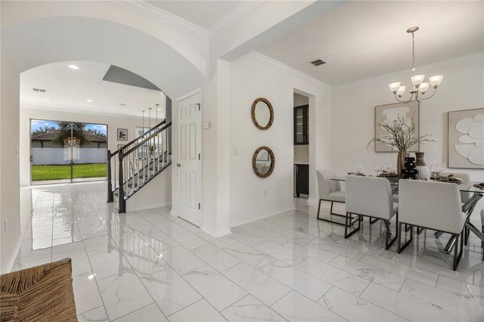 Image No.6-5 Bed House for sale