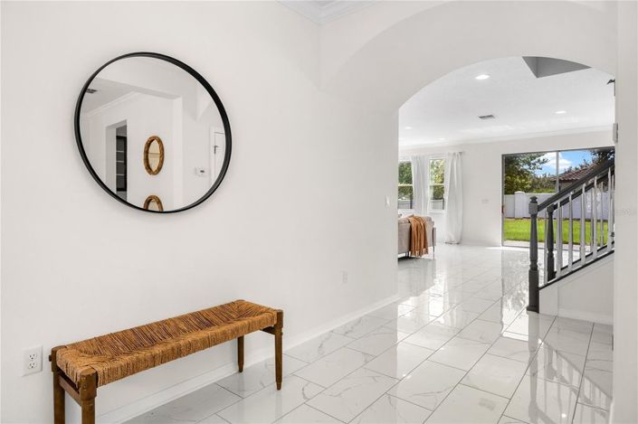 Image No.7-5 Bed House for sale