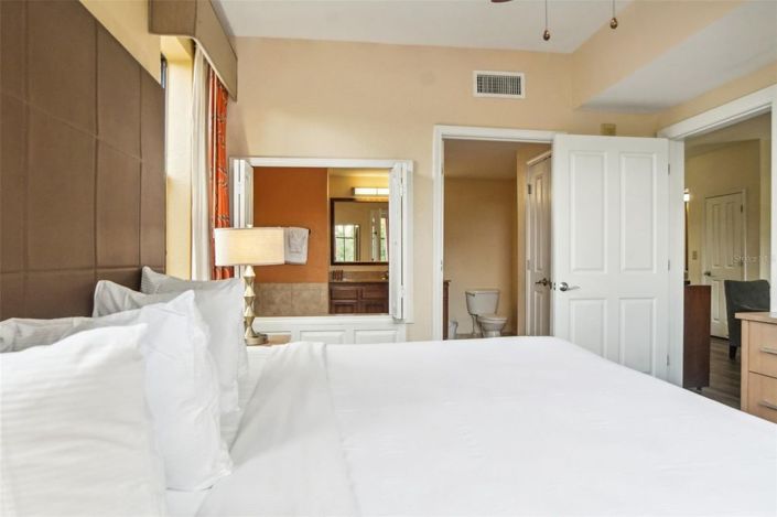 Image No.15-3 Bed Townhouse for sale