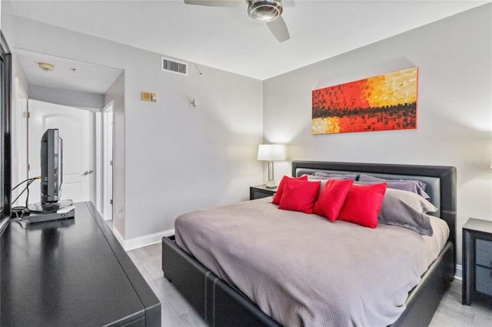 Image No.24-2 Bed Townhouse for sale