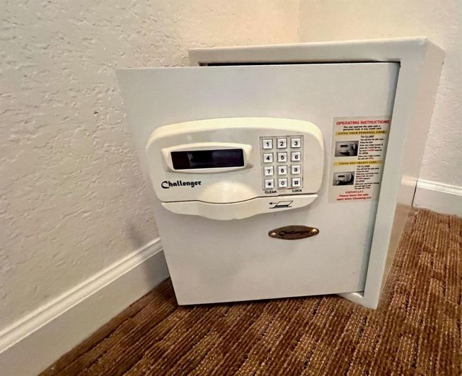 Image No.19-3 Bed Townhouse for sale