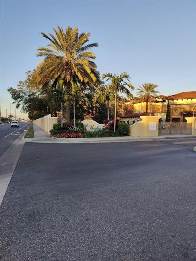 Image No.8-2 Bed Townhouse for sale